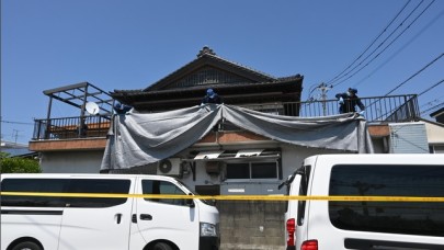 Anime izlerken rahatsız ettikleri için anne ve babasını öldürdü